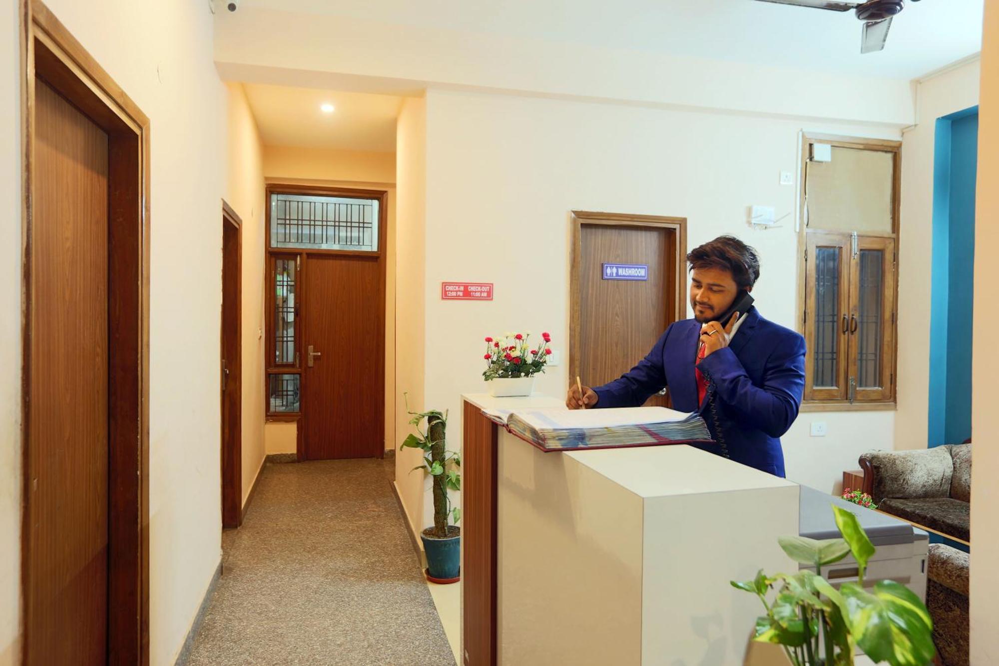 Hotel Ginger Palace - Corporate Hotel Noida Sector 62 Exterior photo